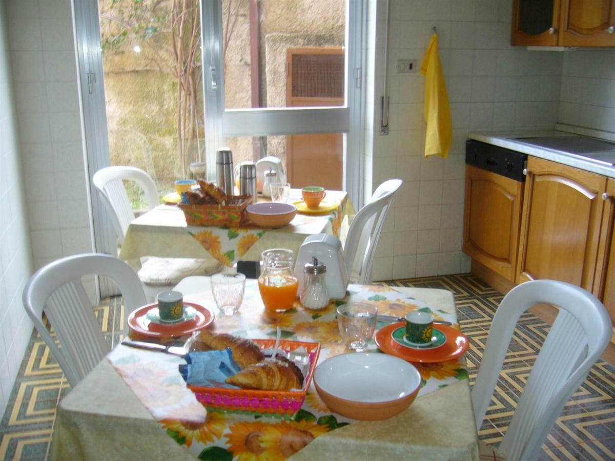 Le Gardenie Da Fil Bed & Breakfast Bordighera Bagian luar foto