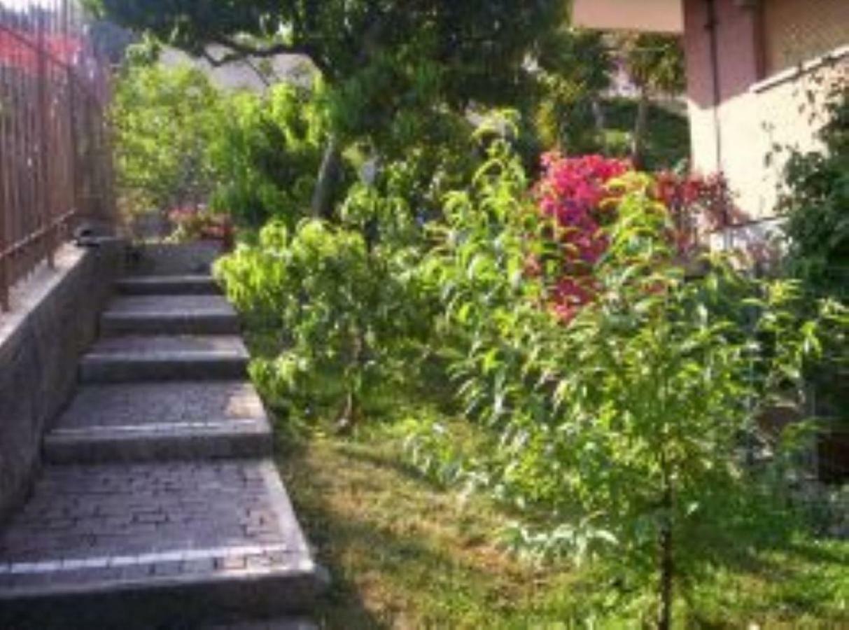Le Gardenie Da Fil Bed & Breakfast Bordighera Bagian luar foto