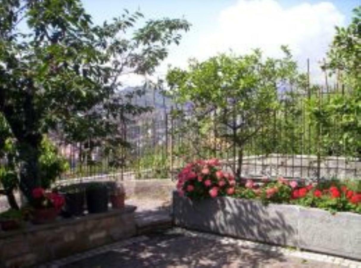 Le Gardenie Da Fil Bed & Breakfast Bordighera Bagian luar foto